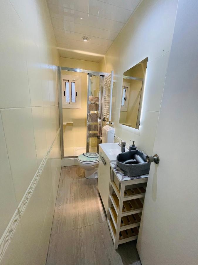 Beach Apartment Barca 6 Sant Adria de Besos Ngoại thất bức ảnh