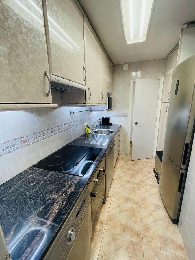 Beach Apartment Barca 6 Sant Adria de Besos Ngoại thất bức ảnh