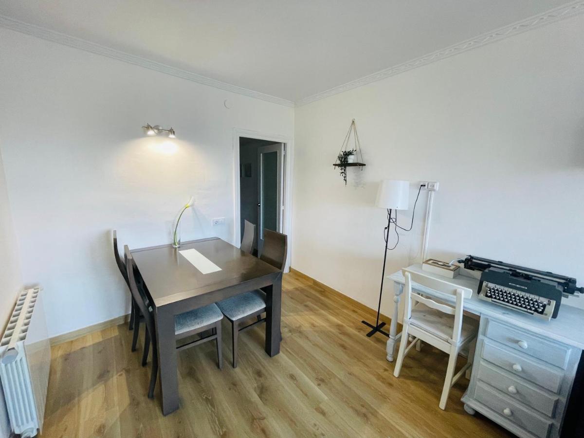 Beach Apartment Barca 6 Sant Adria de Besos Ngoại thất bức ảnh